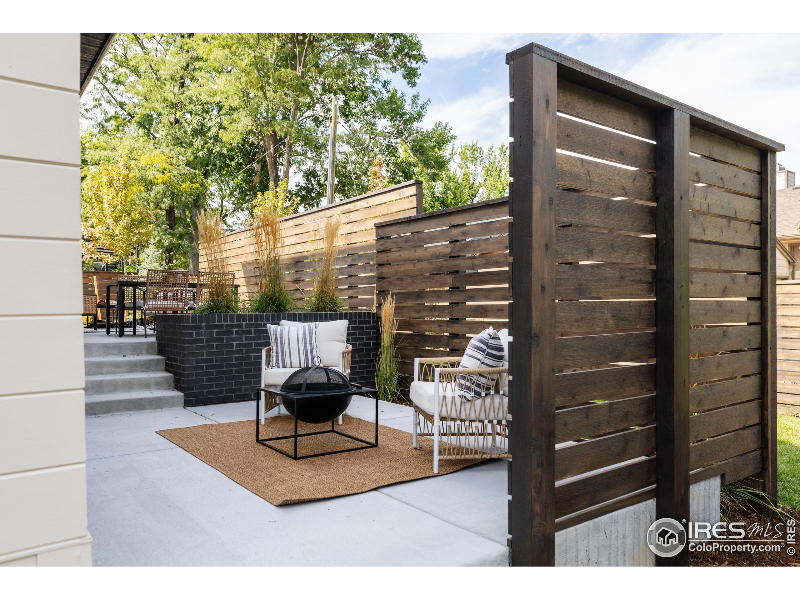2595 Glenwood Dr