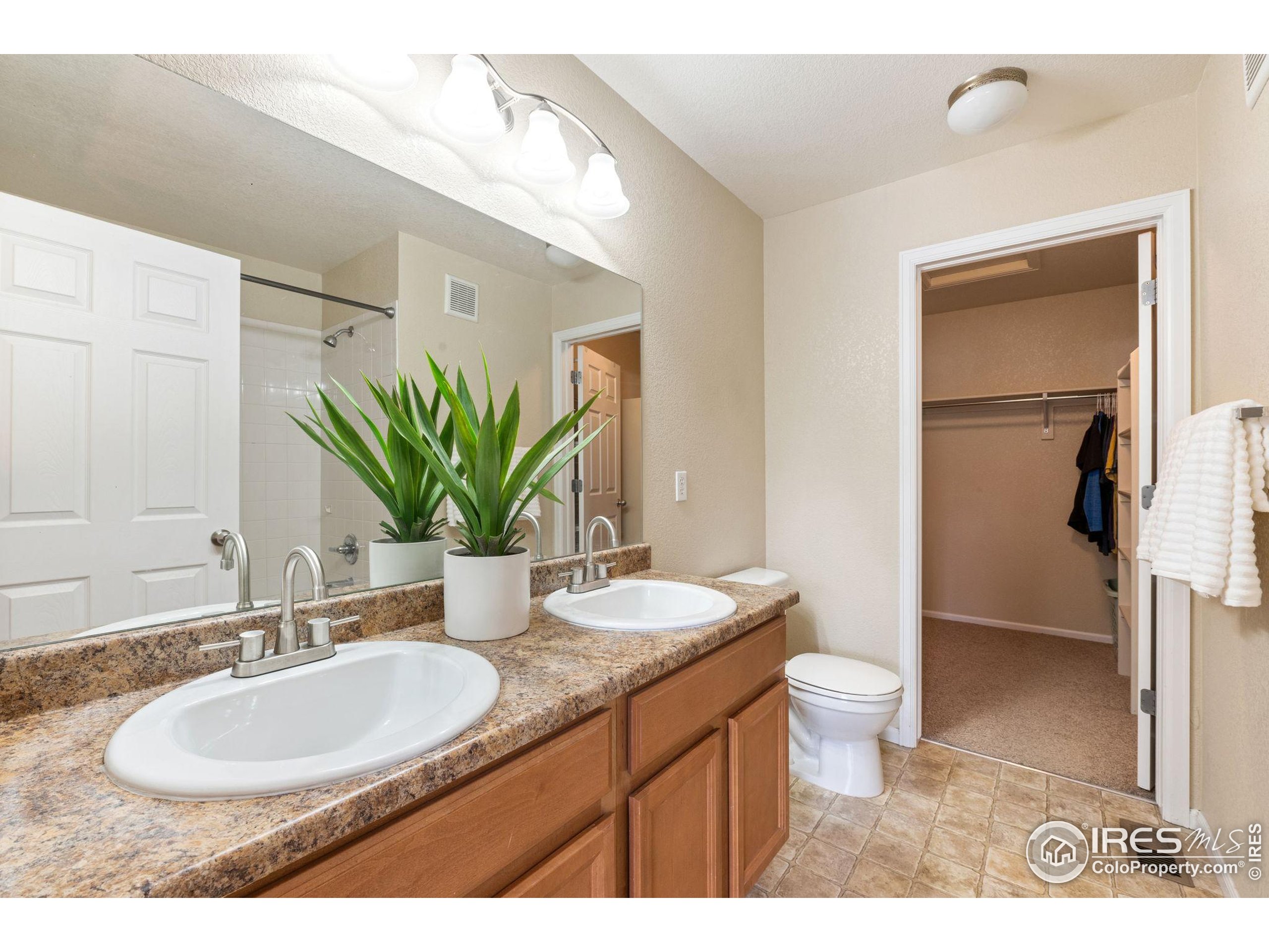 14300 Waterside Ln V1