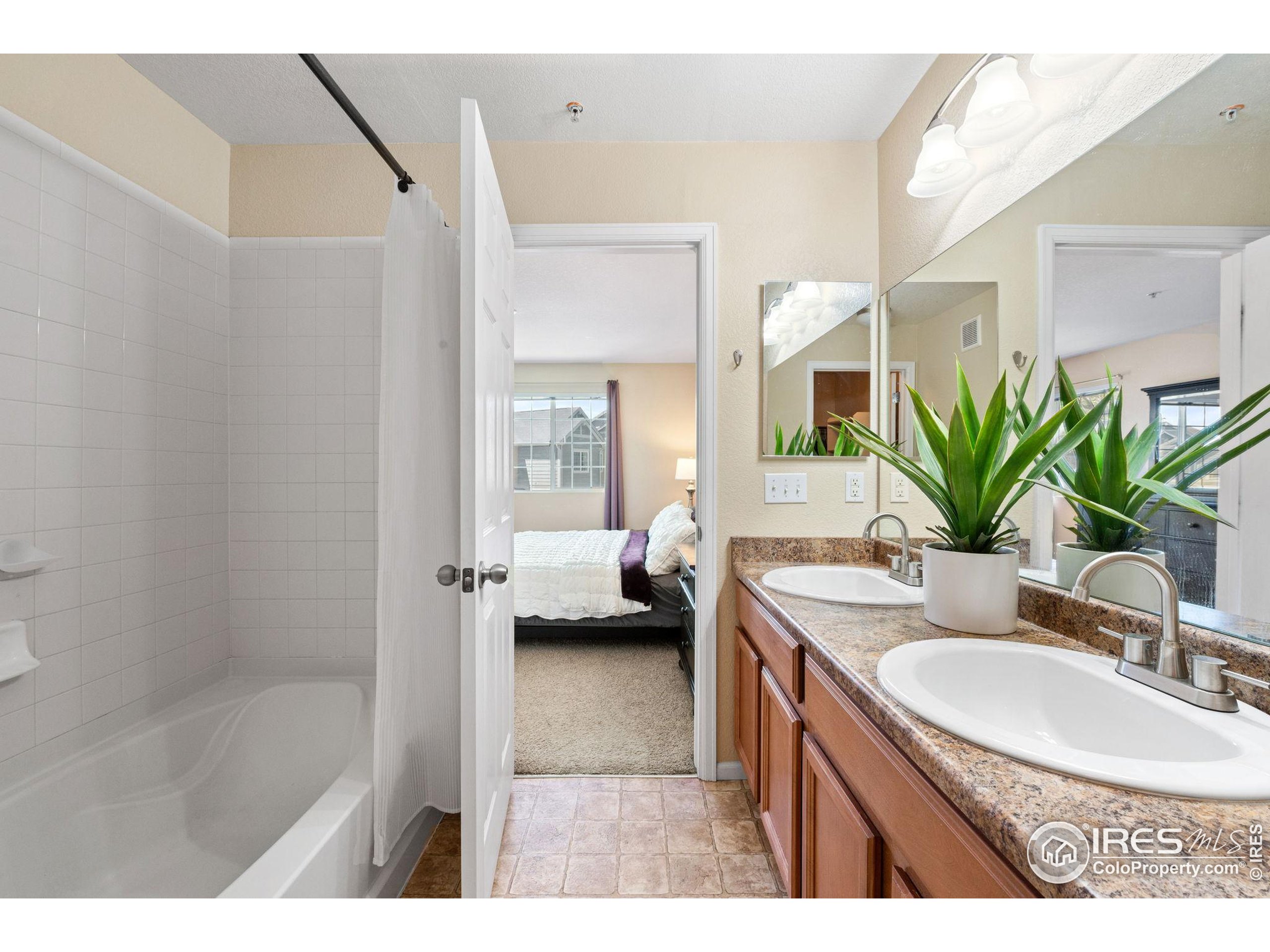 14300 Waterside Ln V1