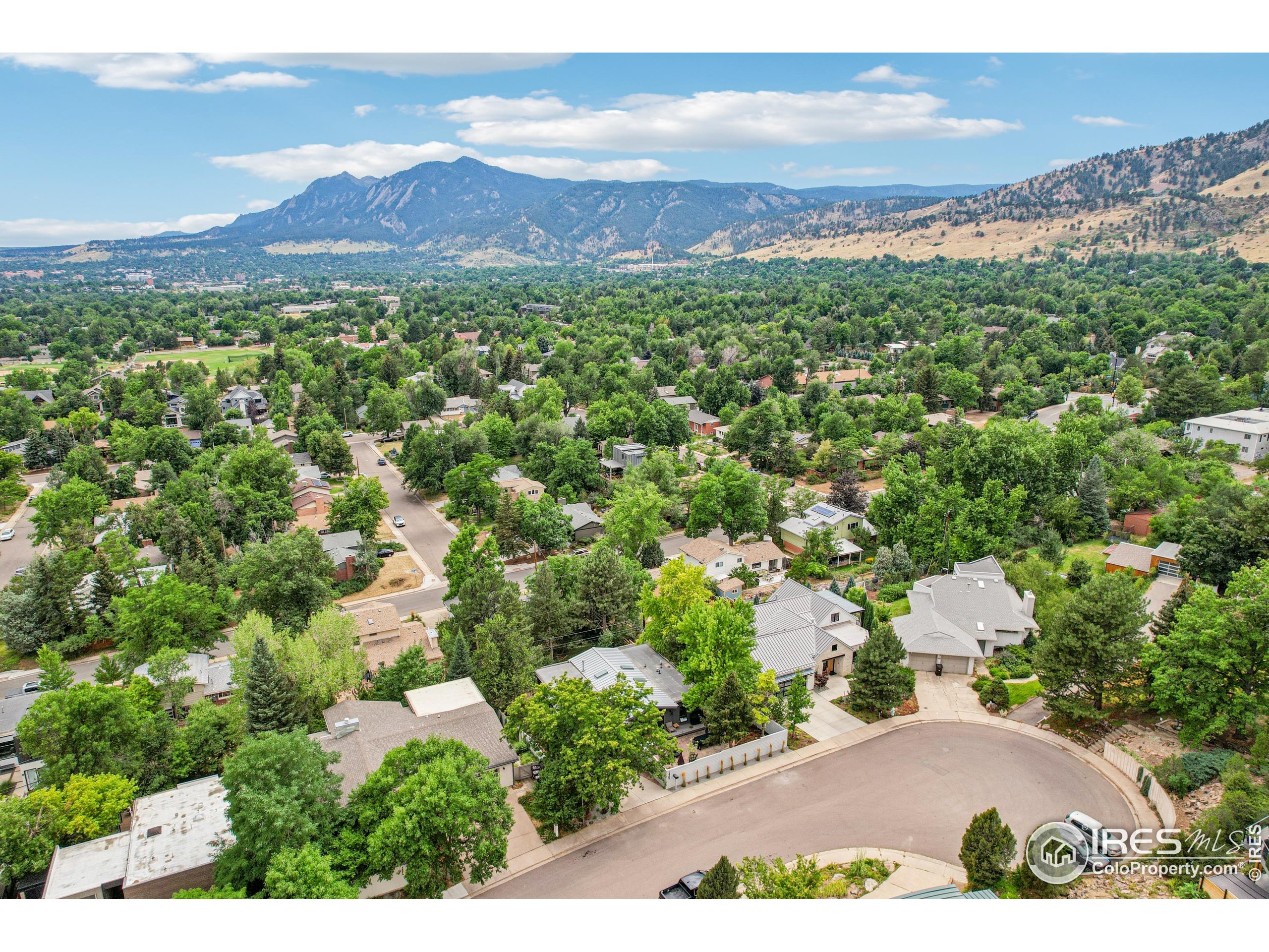 1430 Moss Rock Pl