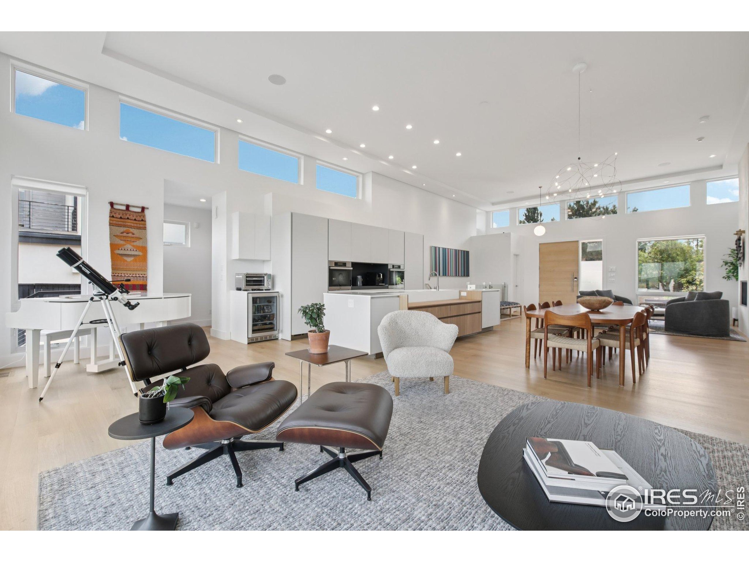 2085 Balsam Dr