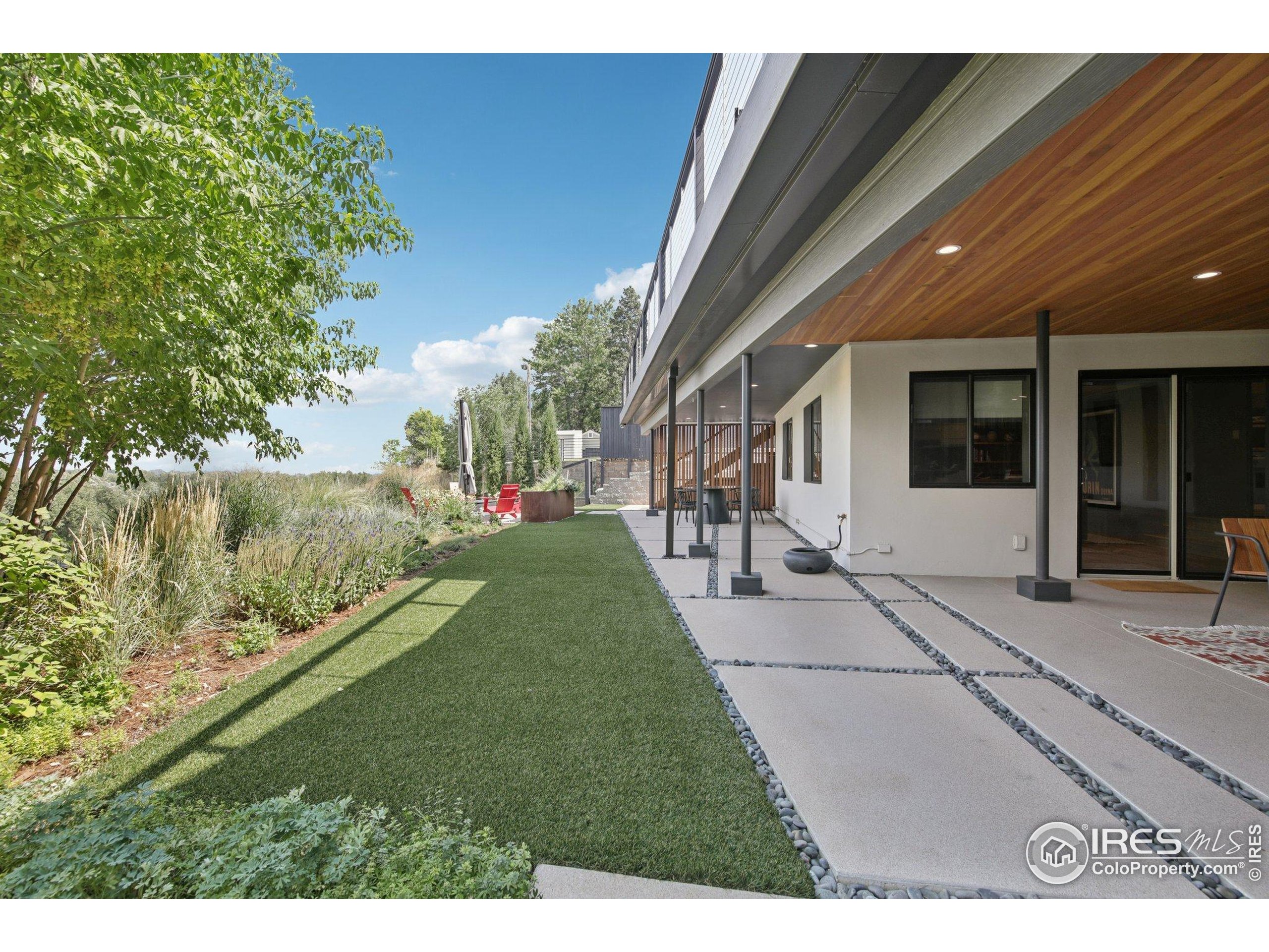 2085 Balsam Dr
