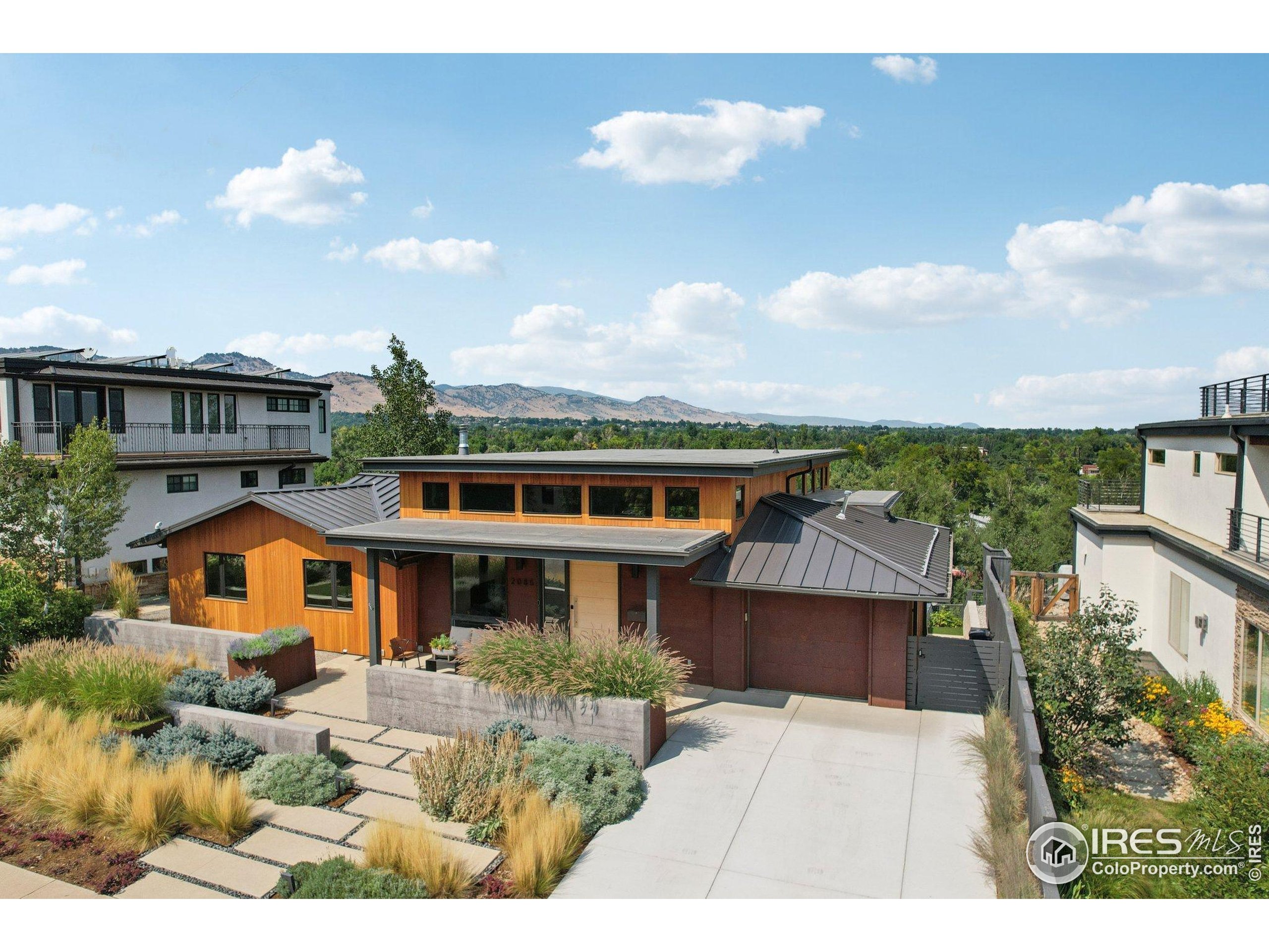 2085 Balsam Dr