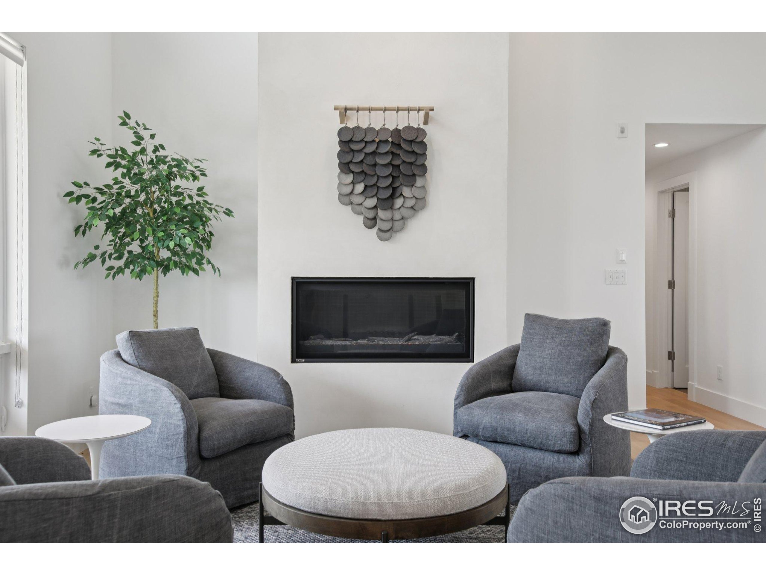 2085 Balsam Dr