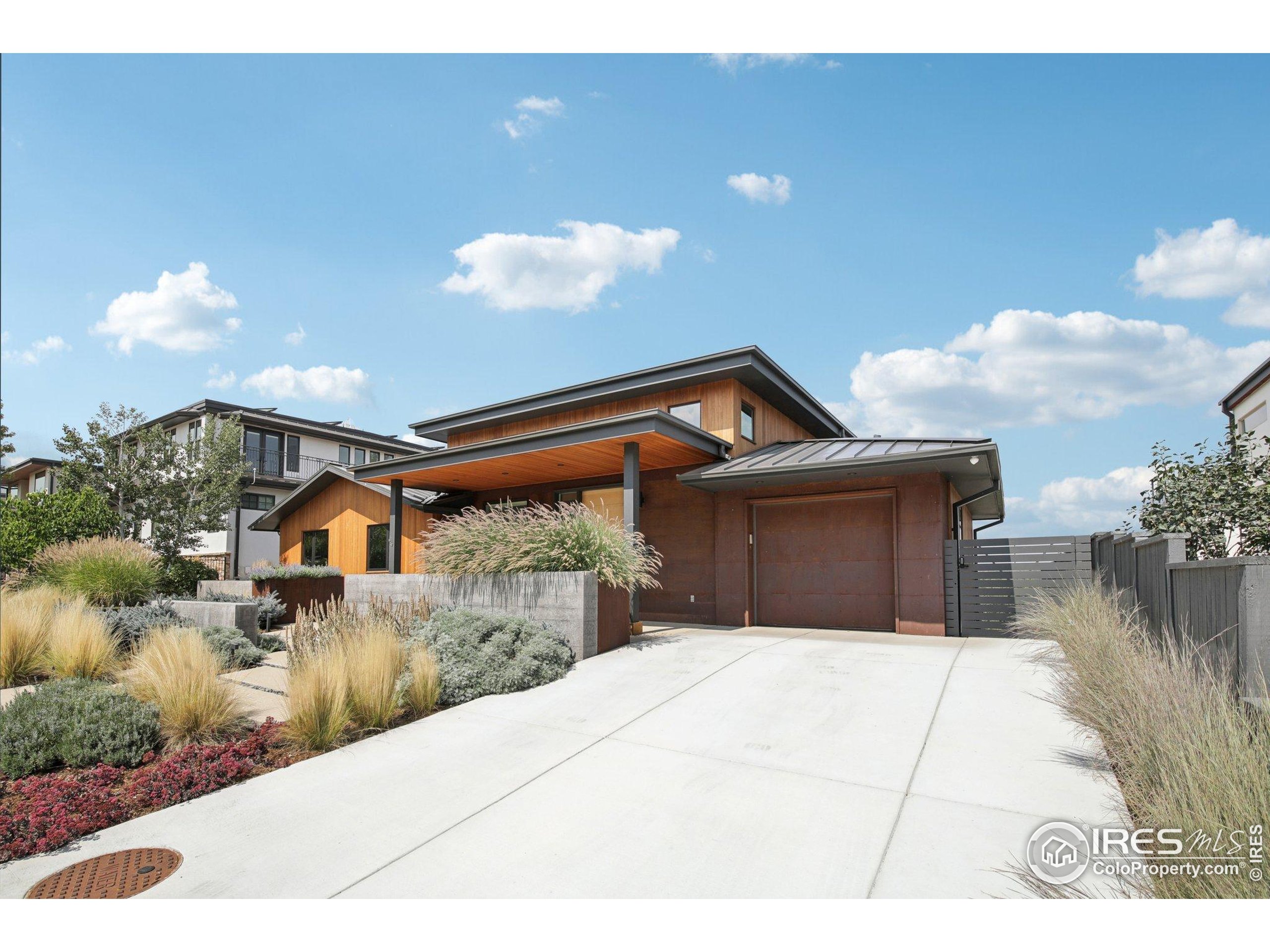 2085 Balsam Dr