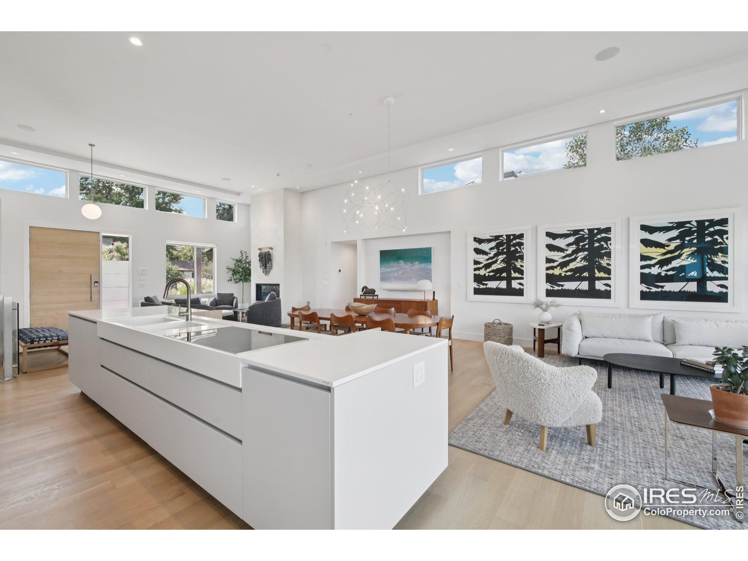 2085 Balsam Dr