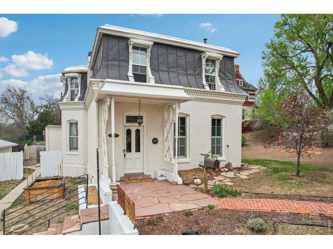 255 Pratt St