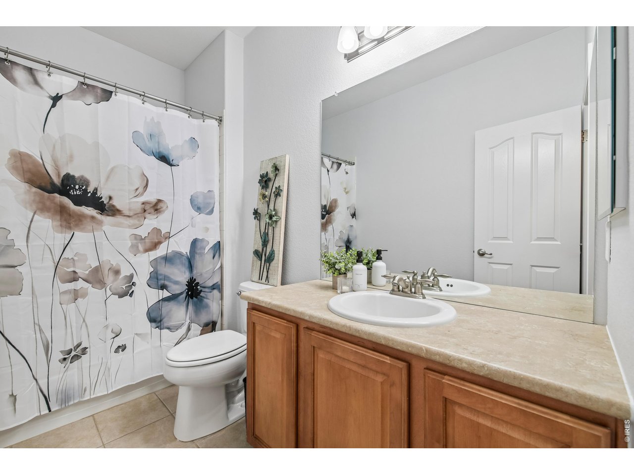 4553 Red Deer Trl