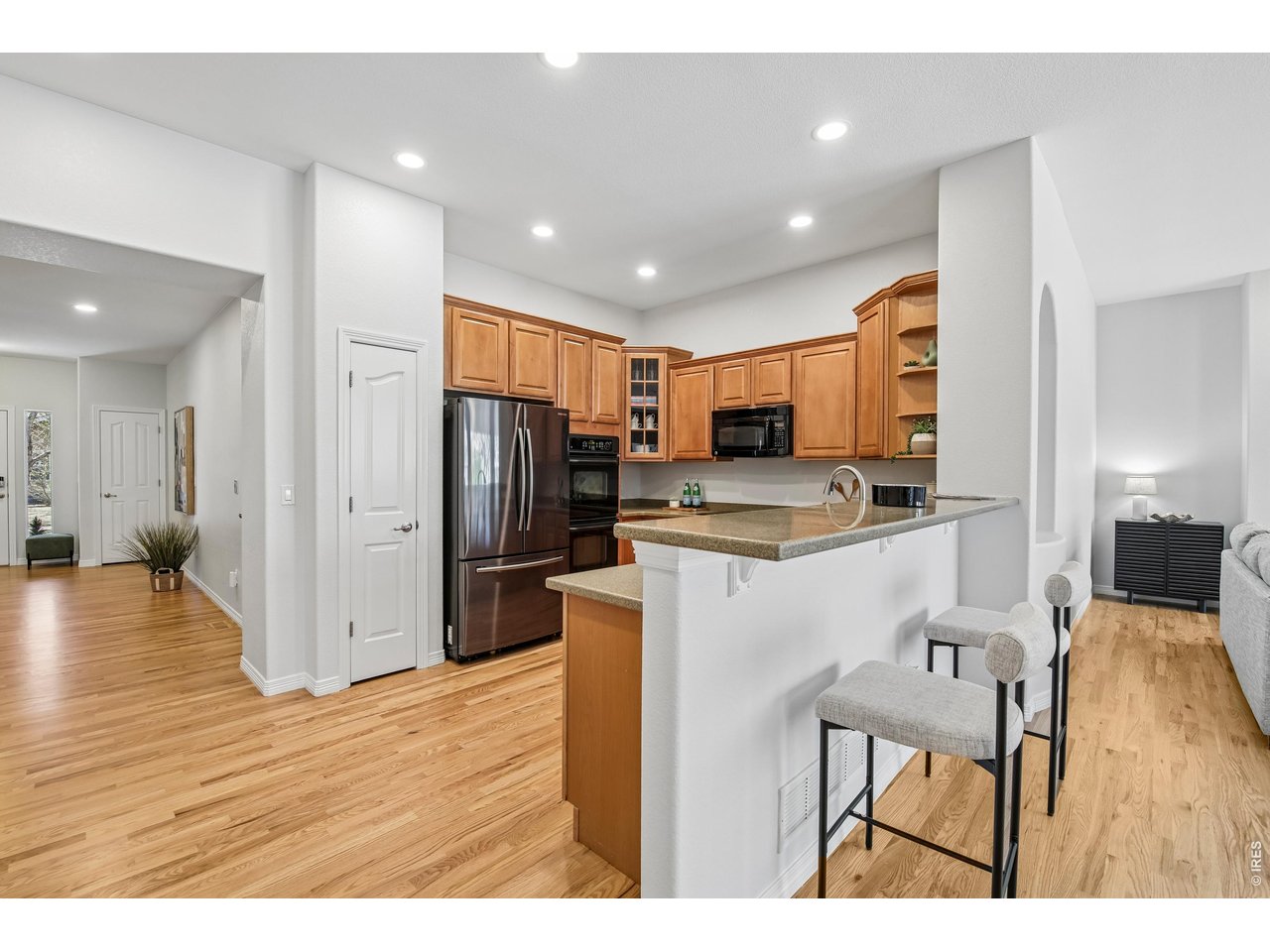 4553 Red Deer Trl