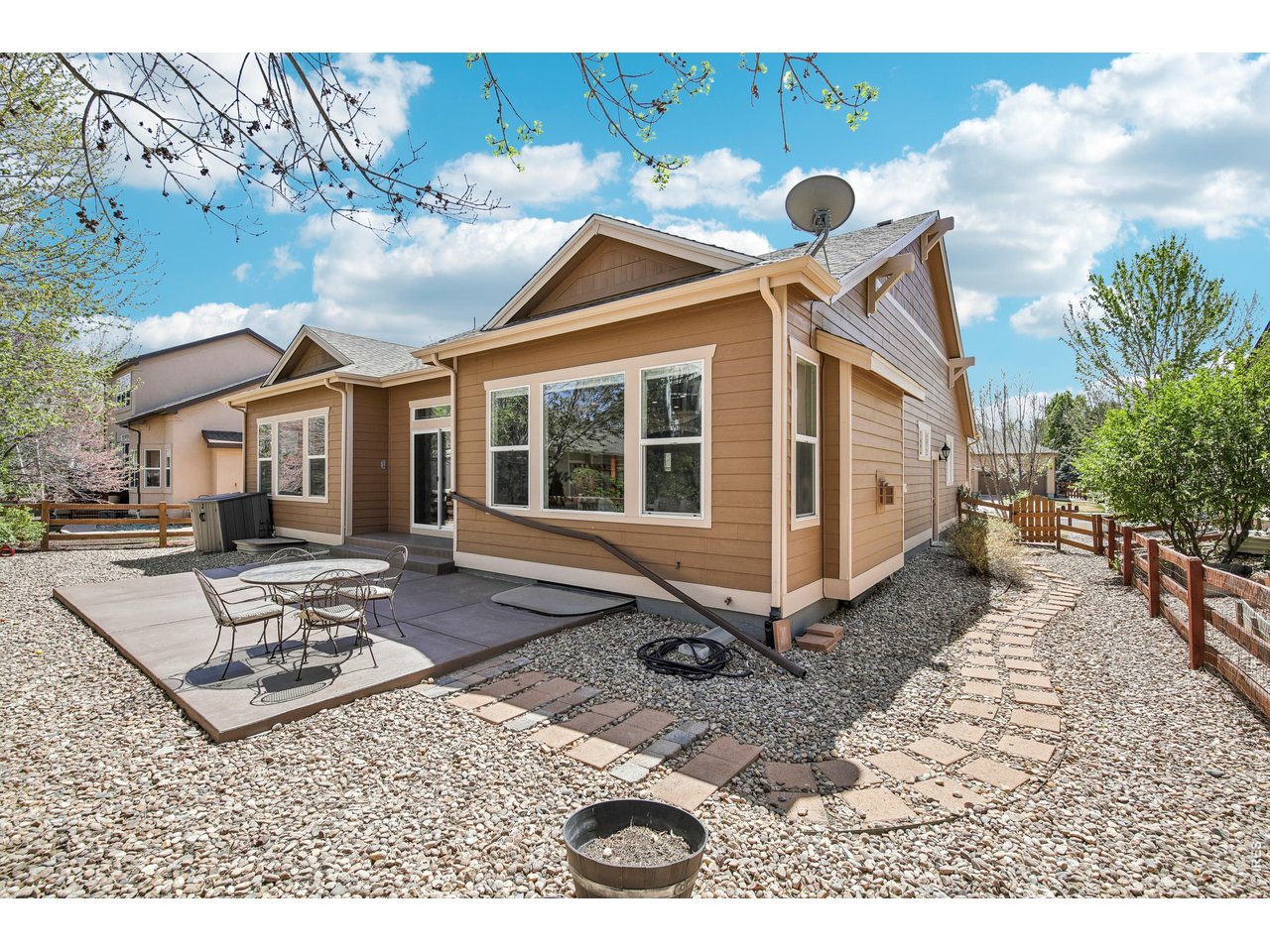 4553 Red Deer Trl