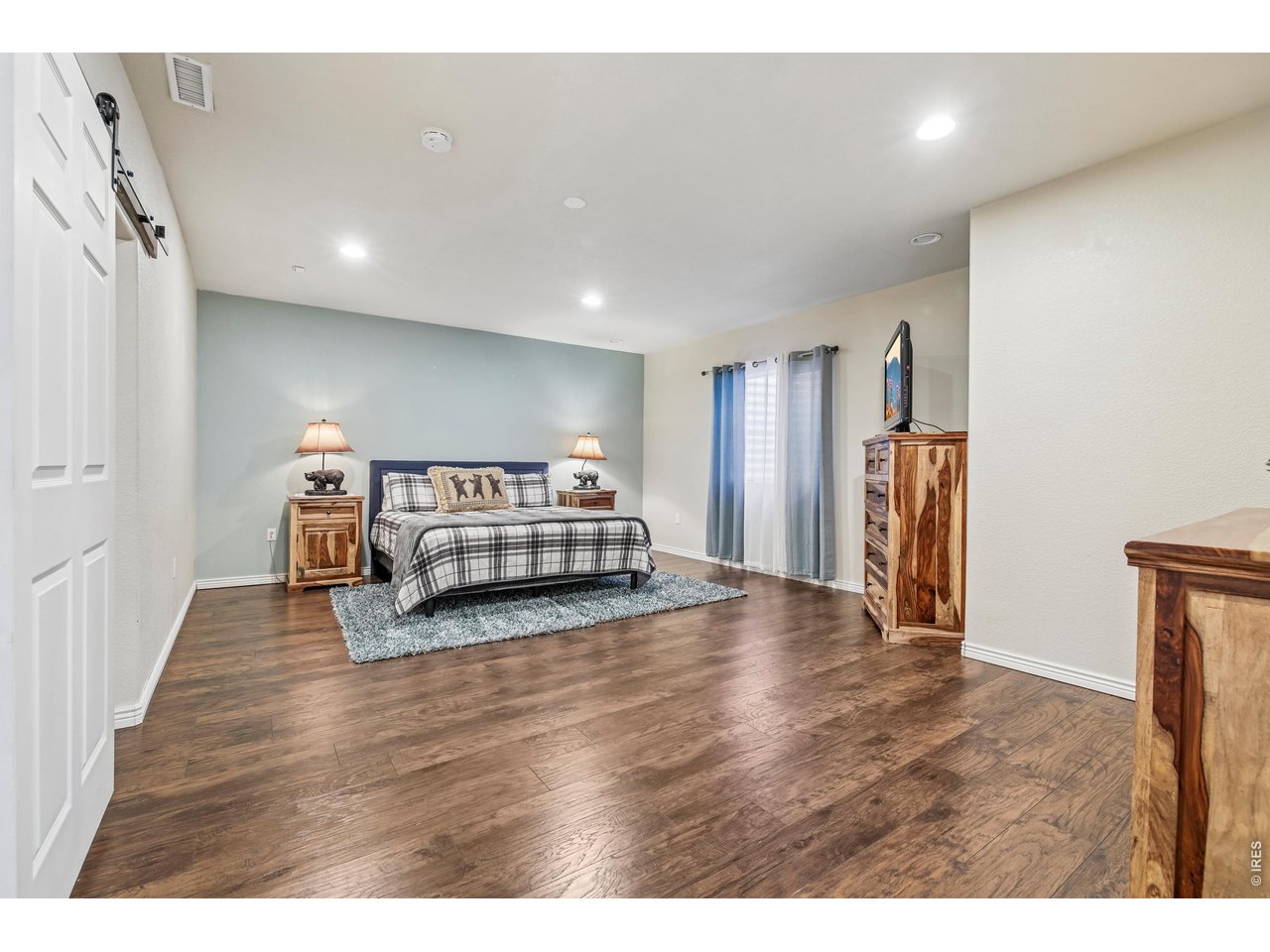 4553 Red Deer Trl