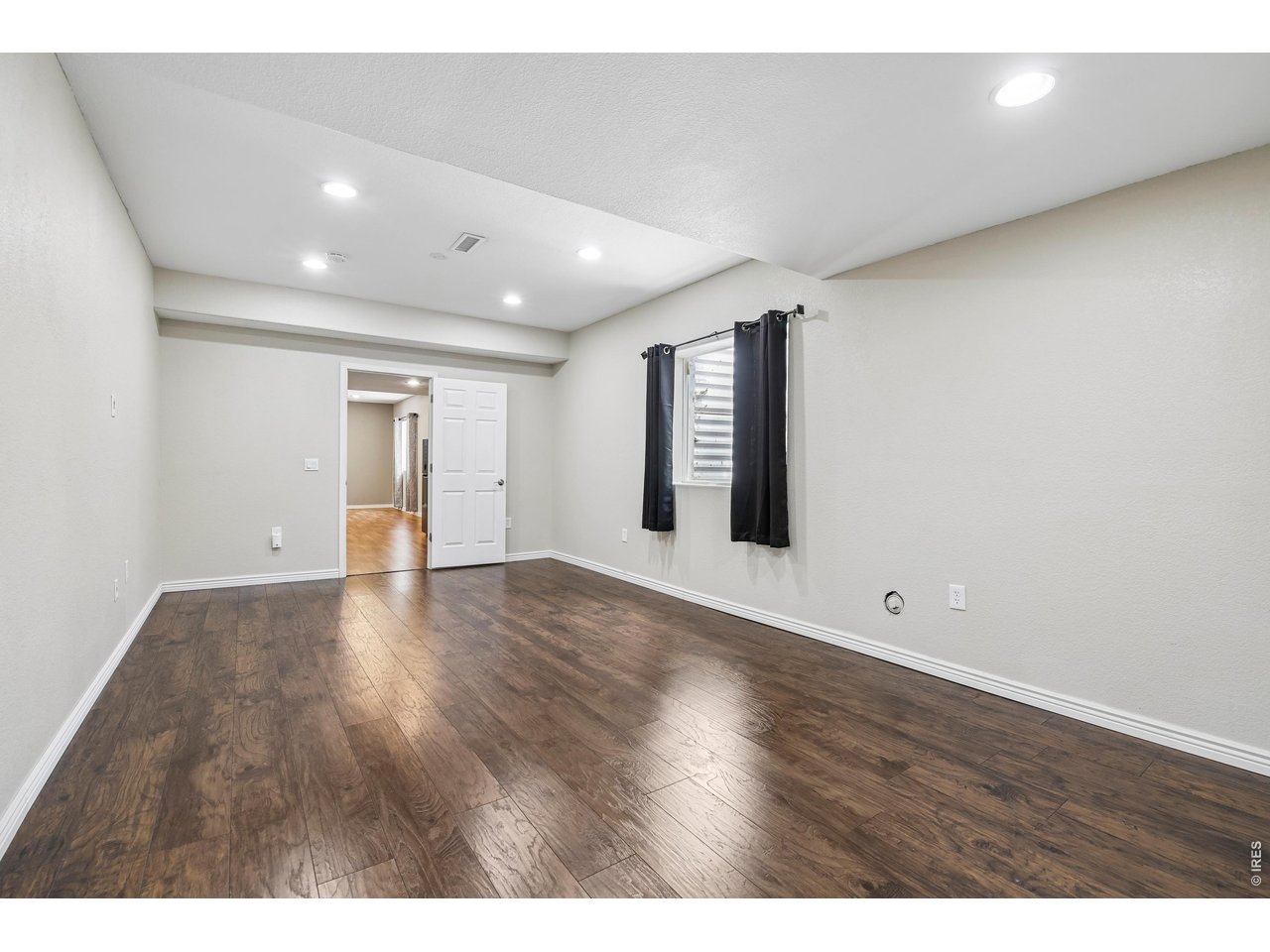 4553 Red Deer Trl