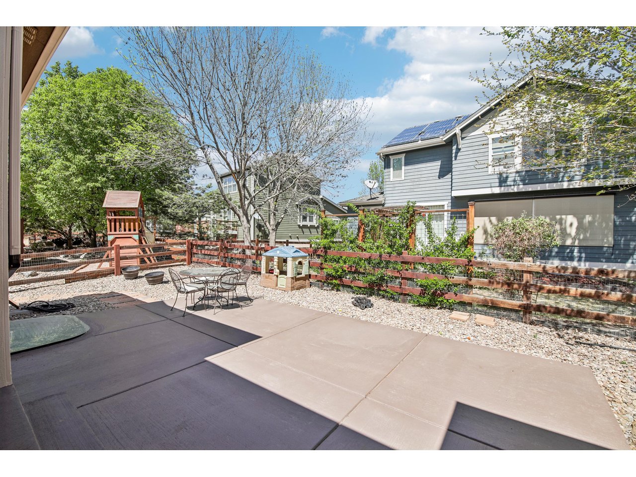 4553 Red Deer Trl
