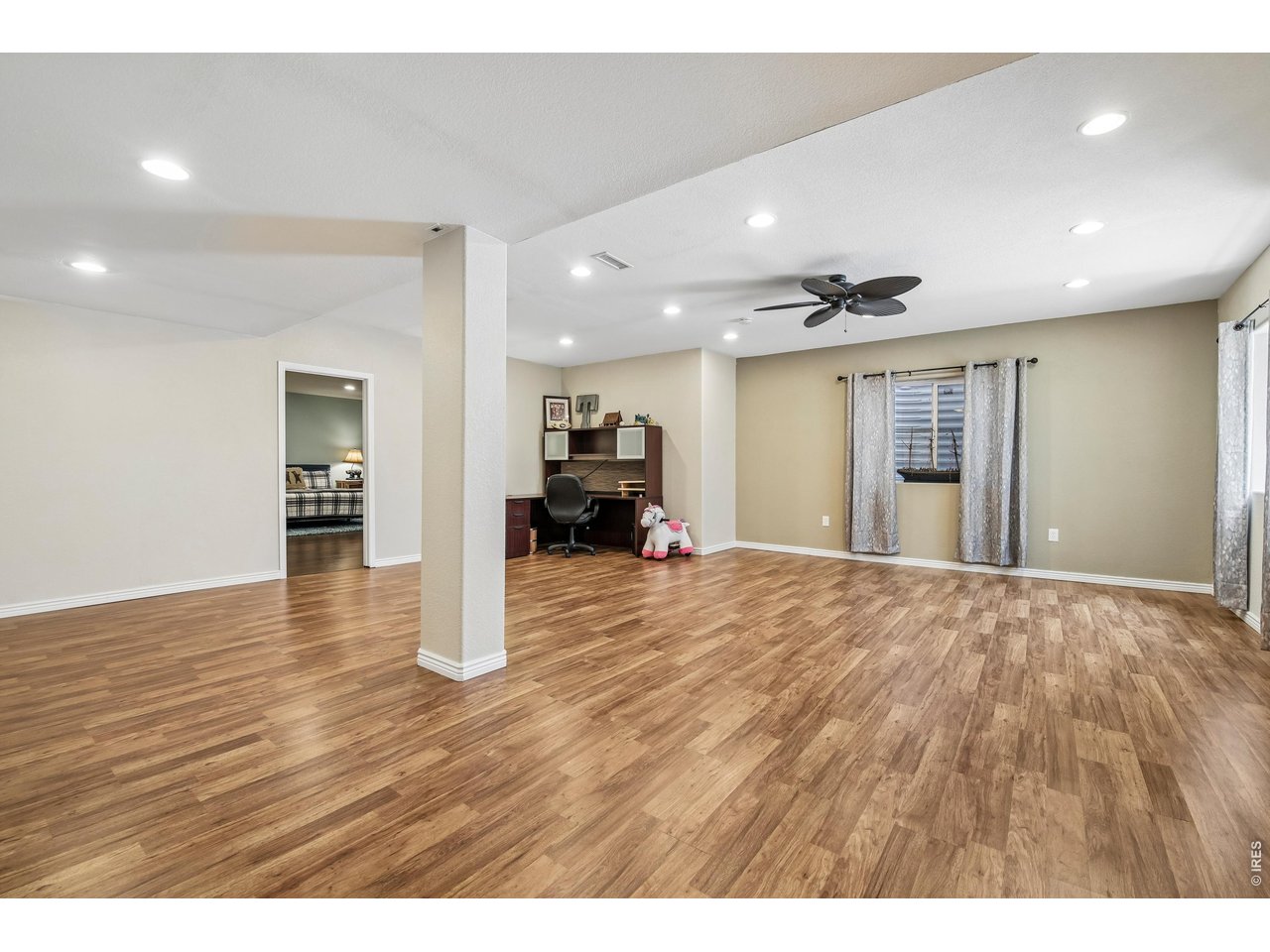 4553 Red Deer Trl