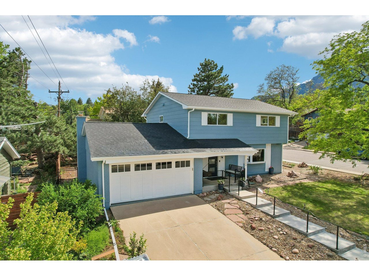 1590 Findlay Way