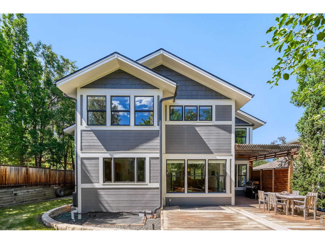 1476 Periwinkle Dr