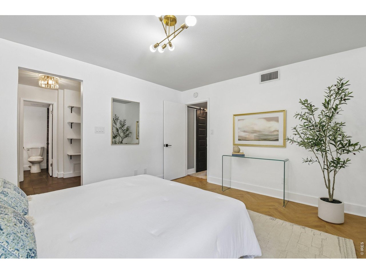 2227 Canyon Blvd 212A