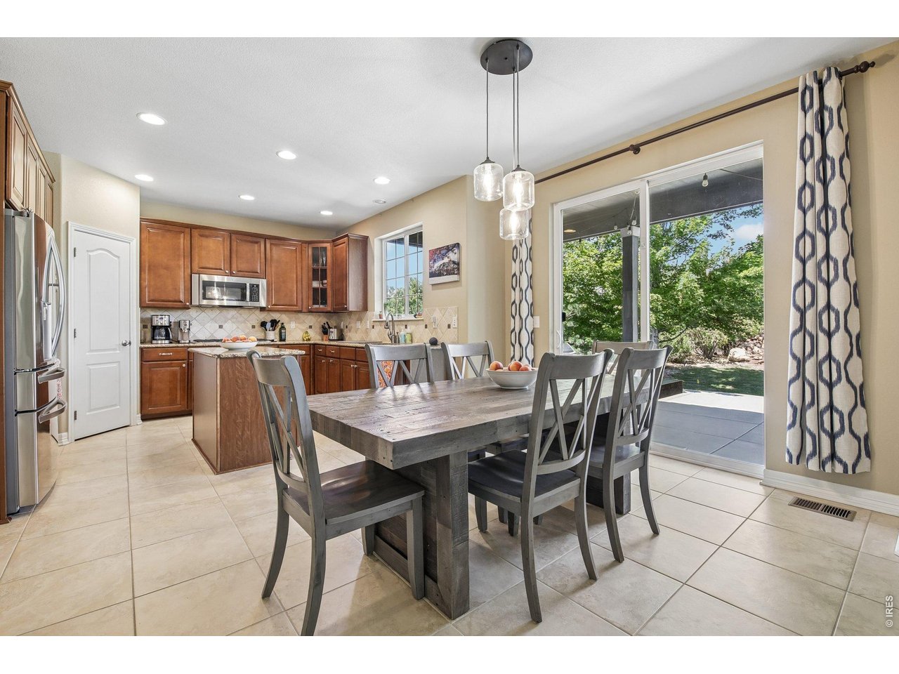 1413 Graham Cir