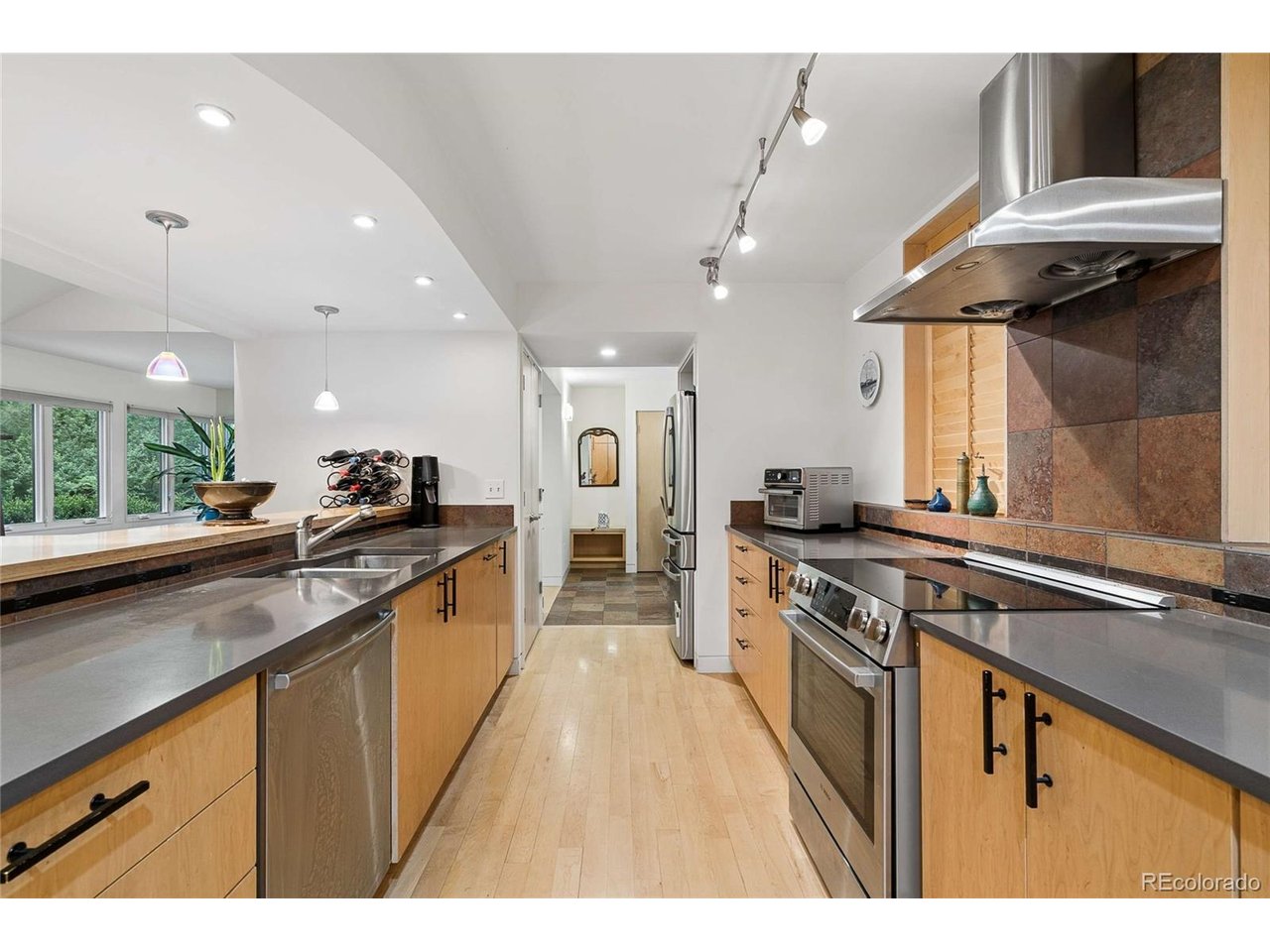 299 Spruce Ct