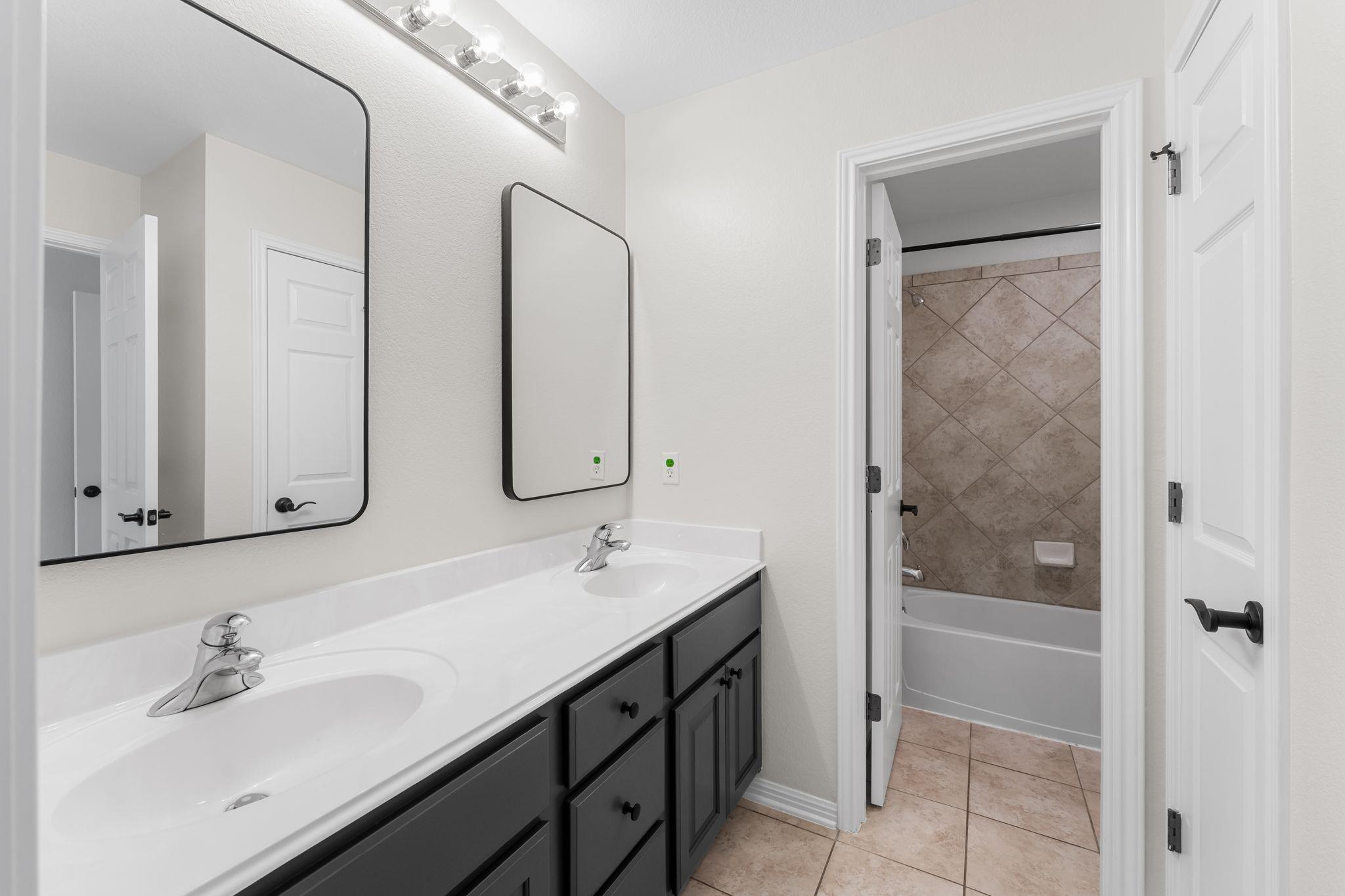 2508 Lipizzan DR