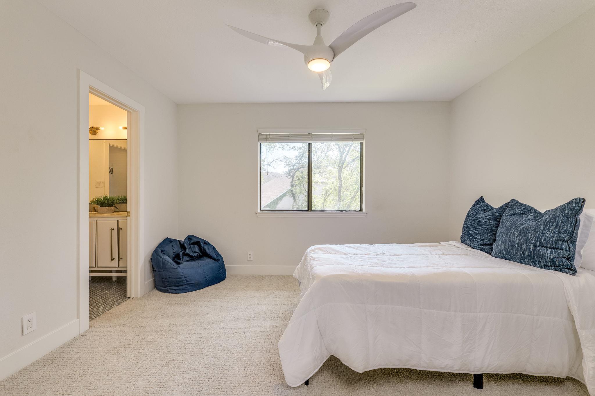 3914 Latimer DR