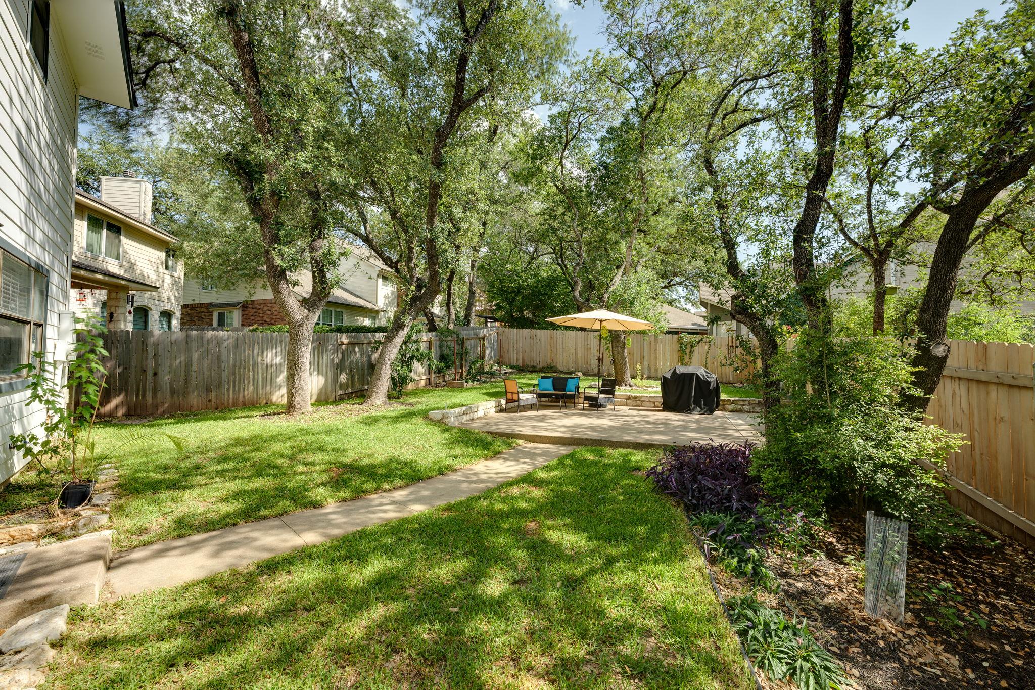 3914 Latimer DR