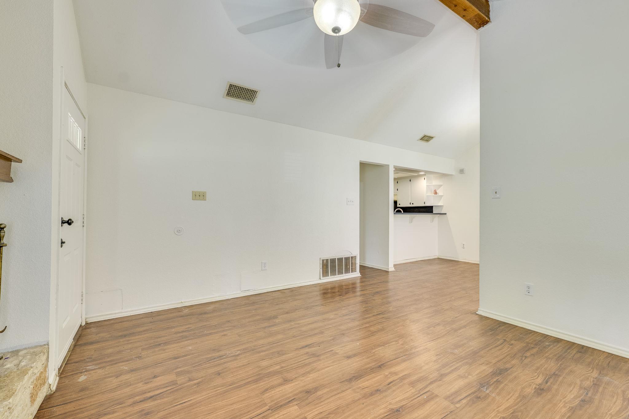 16041 Stoneham CIR