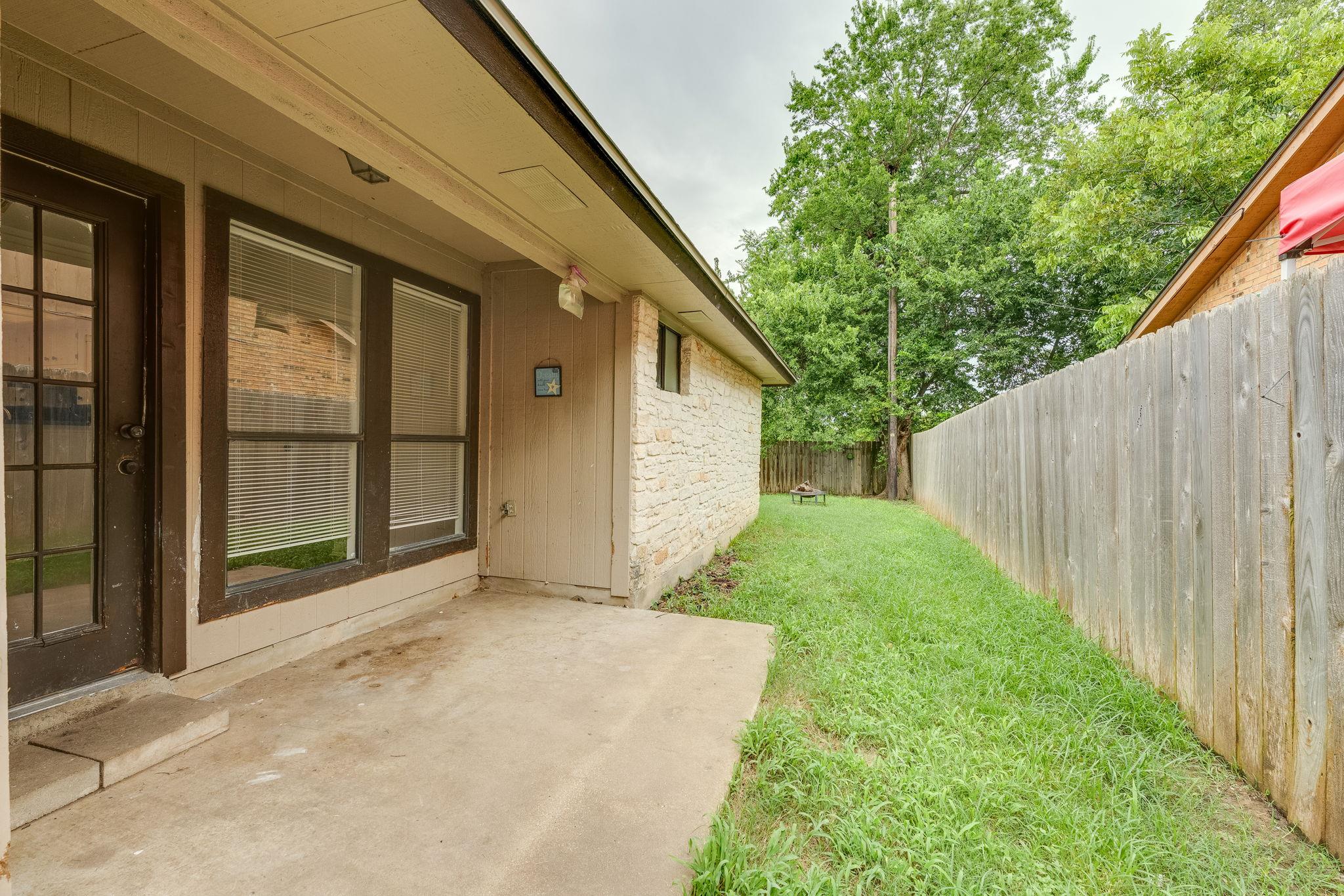 16041 Stoneham CIR
