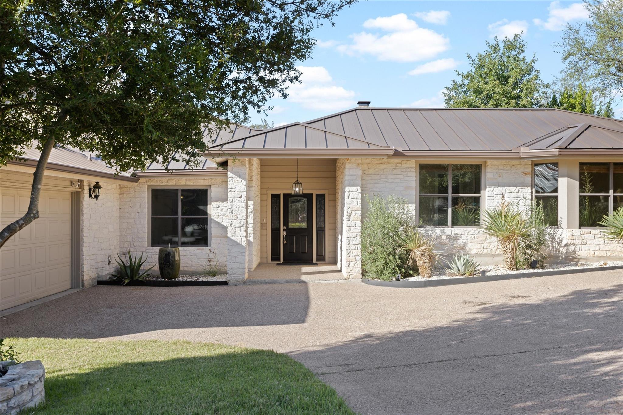 108 Schooner DR, Lakeway