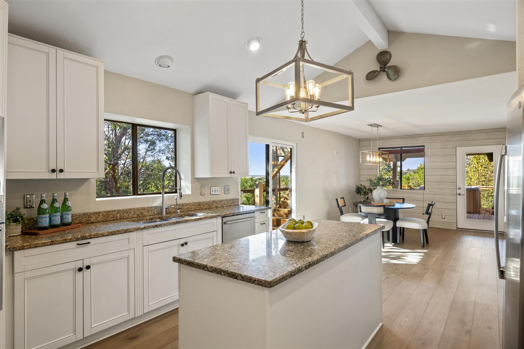 108 Schooner DR, Lakeway