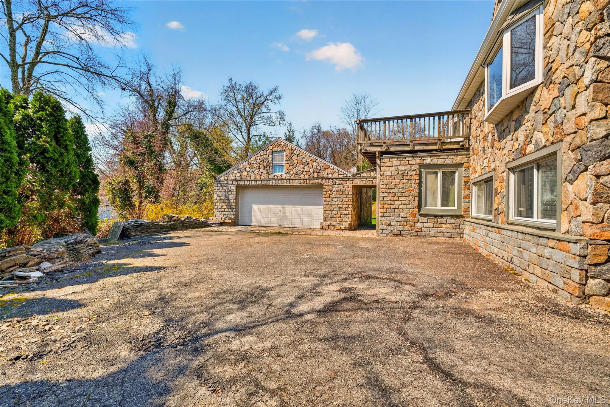 24 Old Knollwood Road