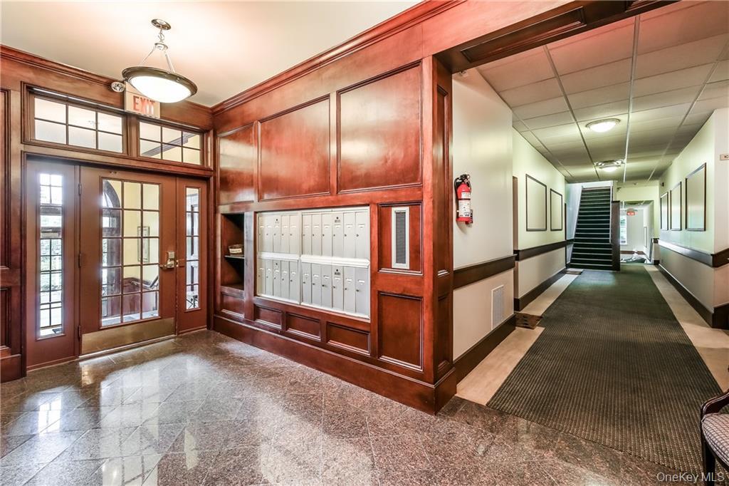 20 Whippoorwill Road E