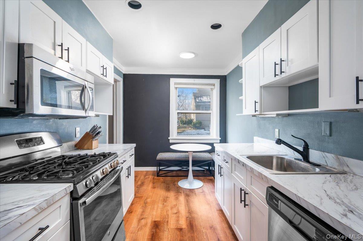 604 tompkins Avenue Unit: B17