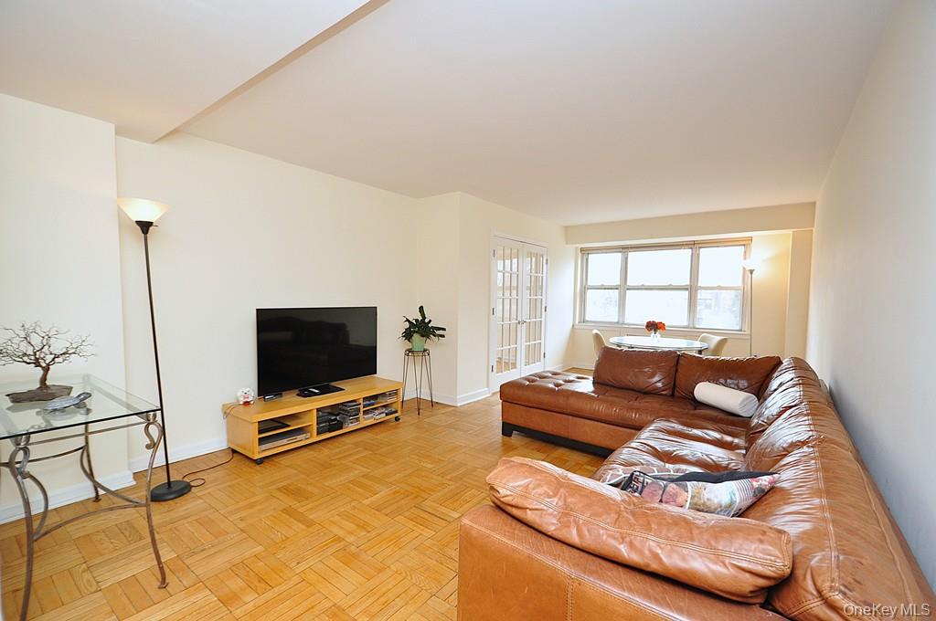 235 Garth Road Unit: D5E