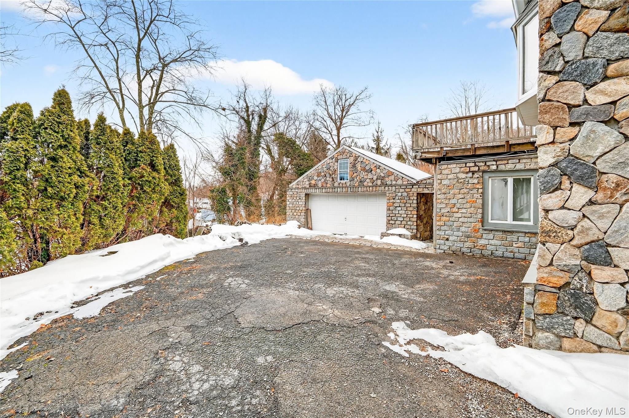 24 Old Knollwood Road