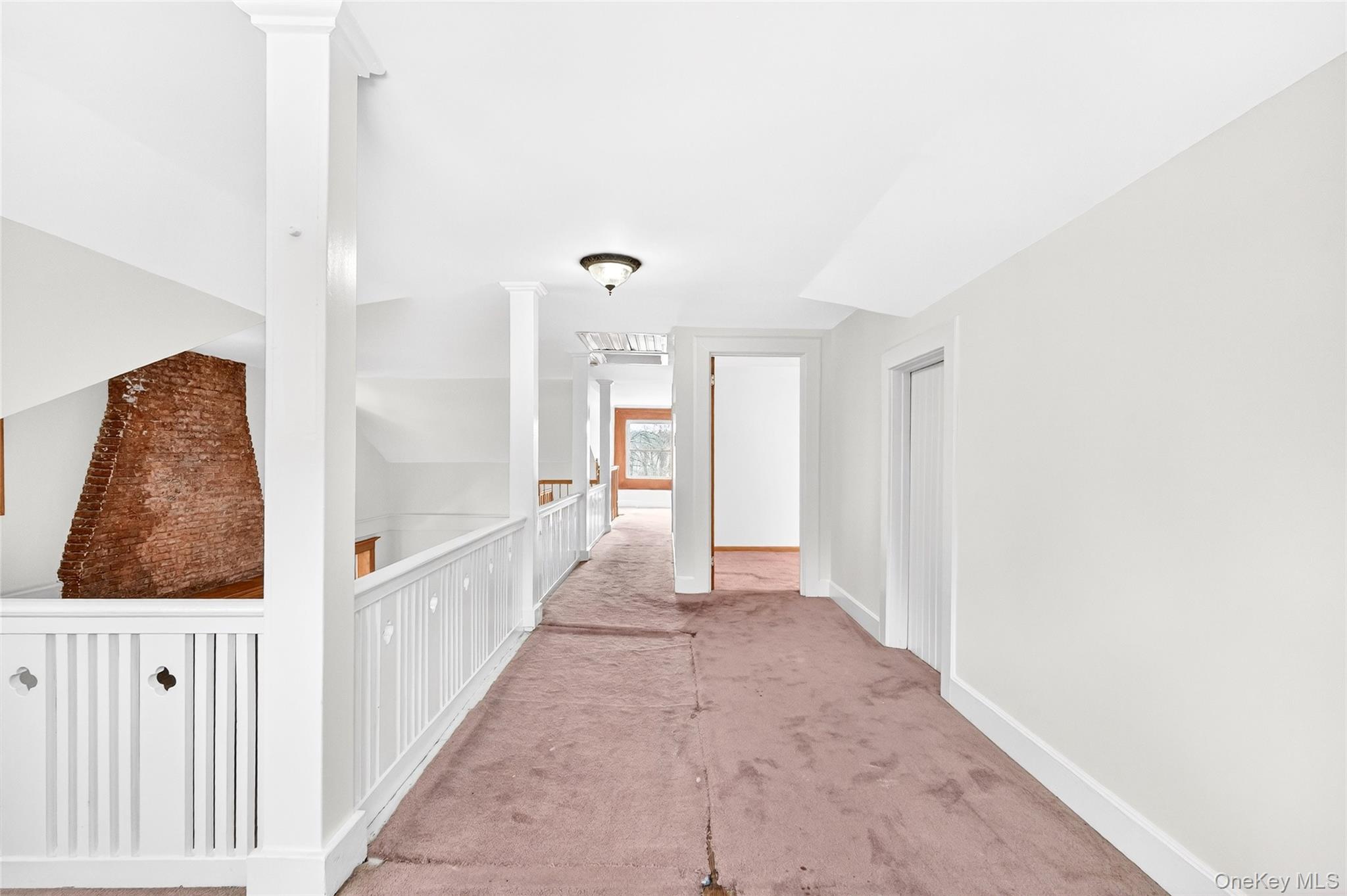 24 Old Knollwood Road