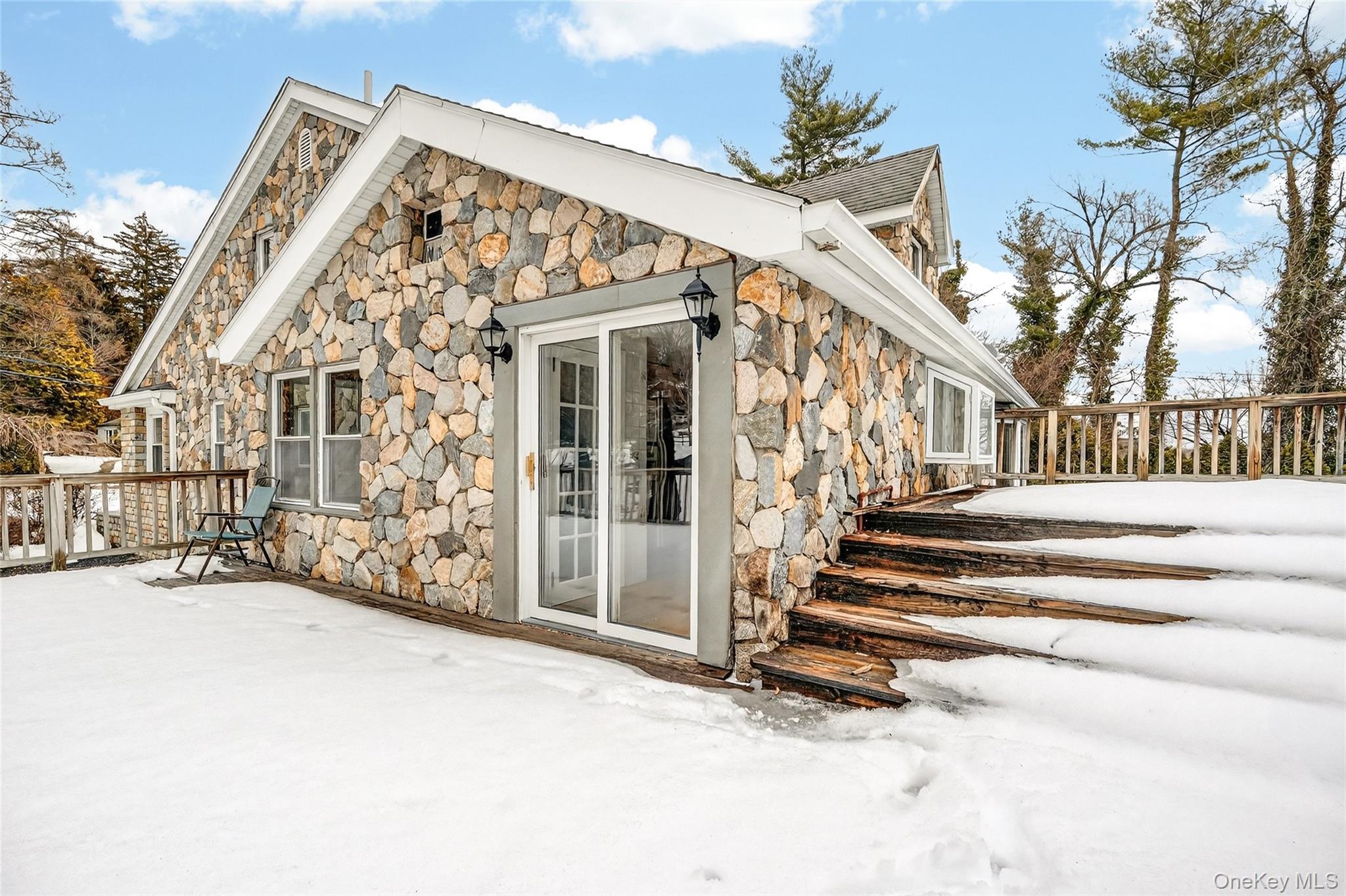 24 Old Knollwood Road