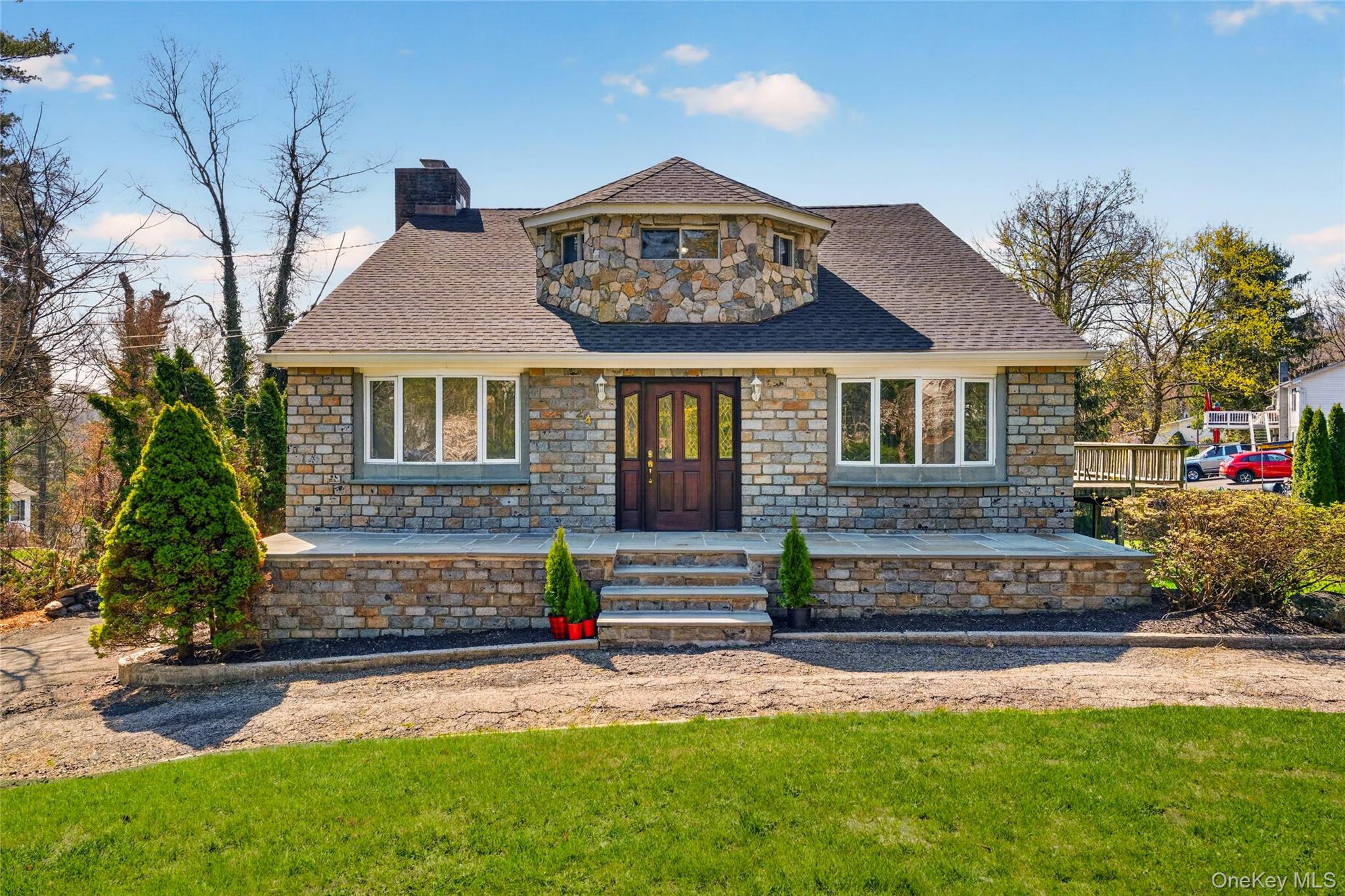 24 Old Knollwood Road