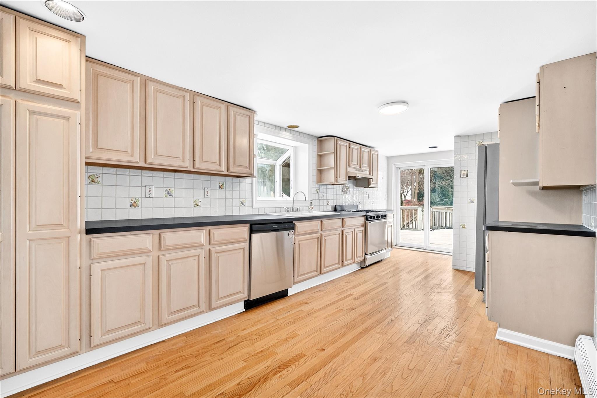 24 Old Knollwood Road