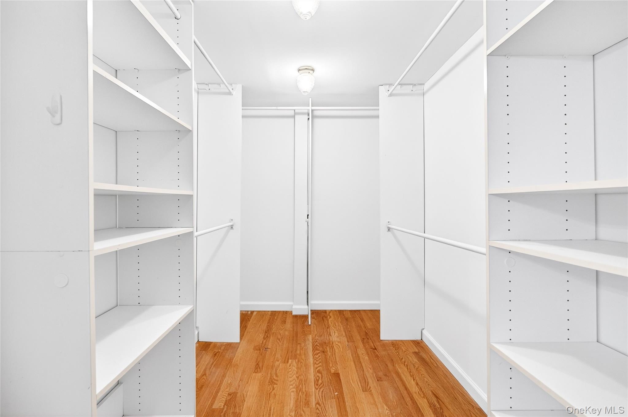 24 Old Knollwood Road