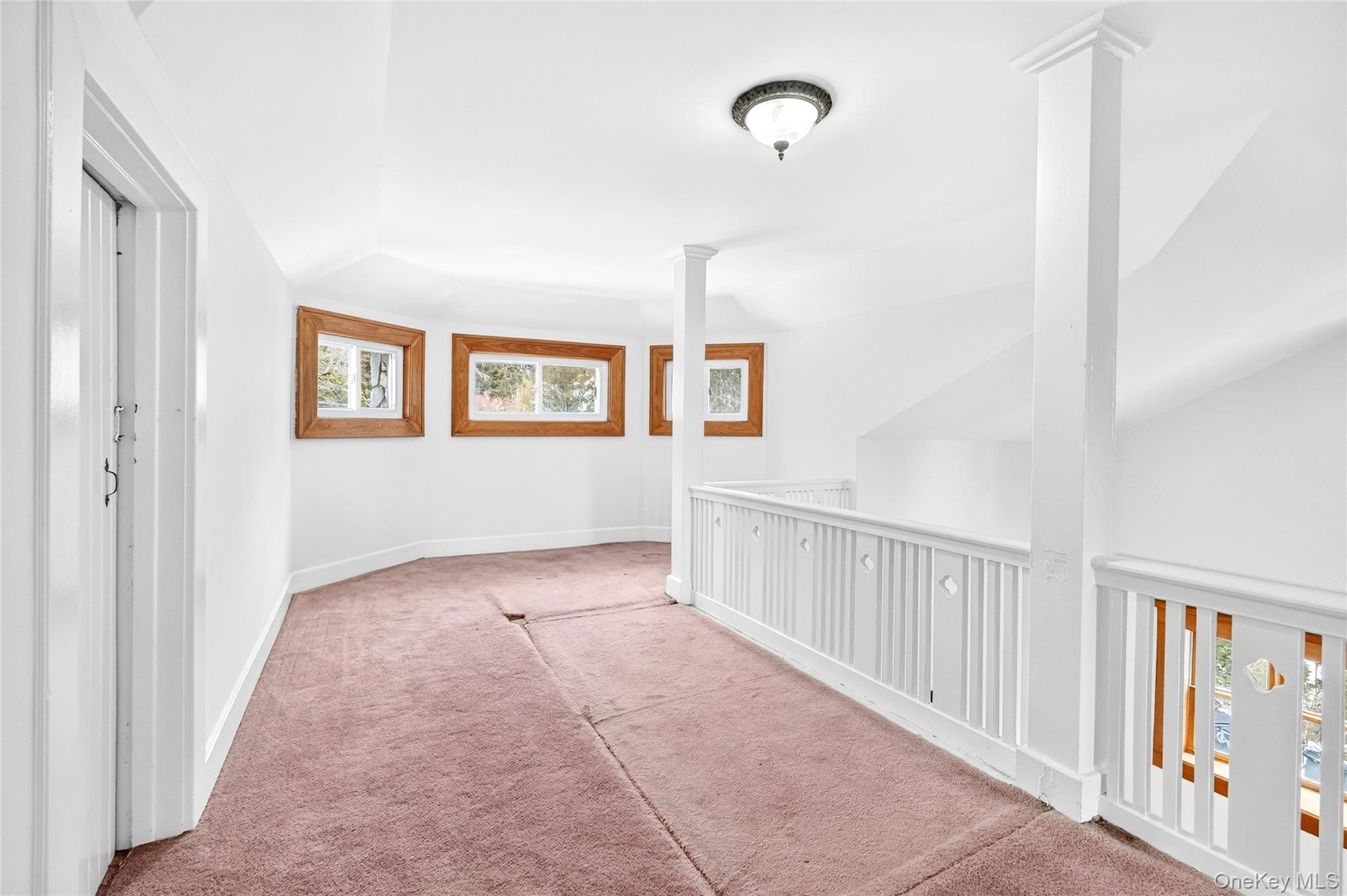 24 Old Knollwood Road