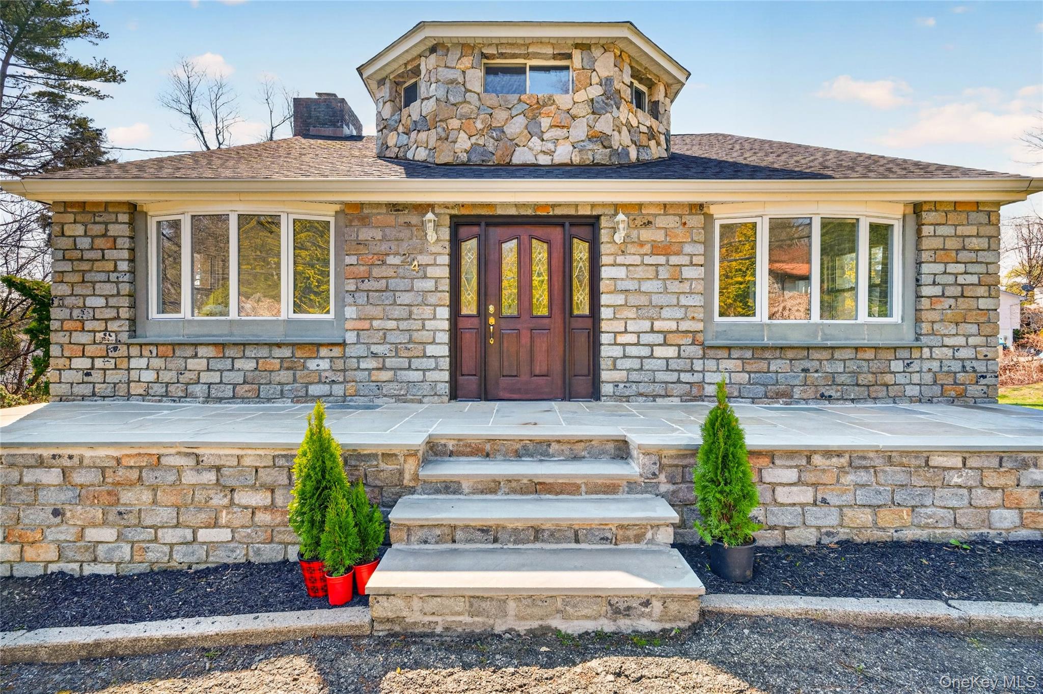 24 Old Knollwood Road