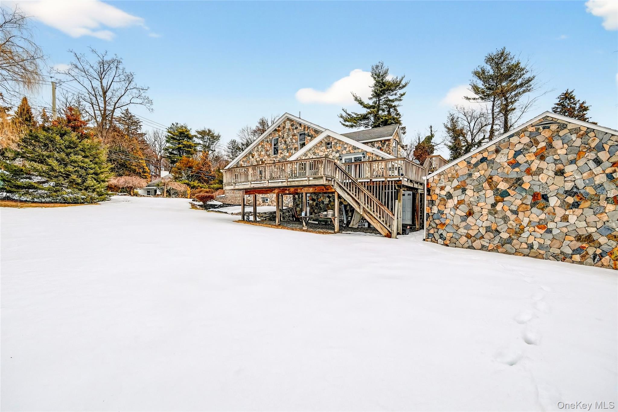 24 Old Knollwood Road