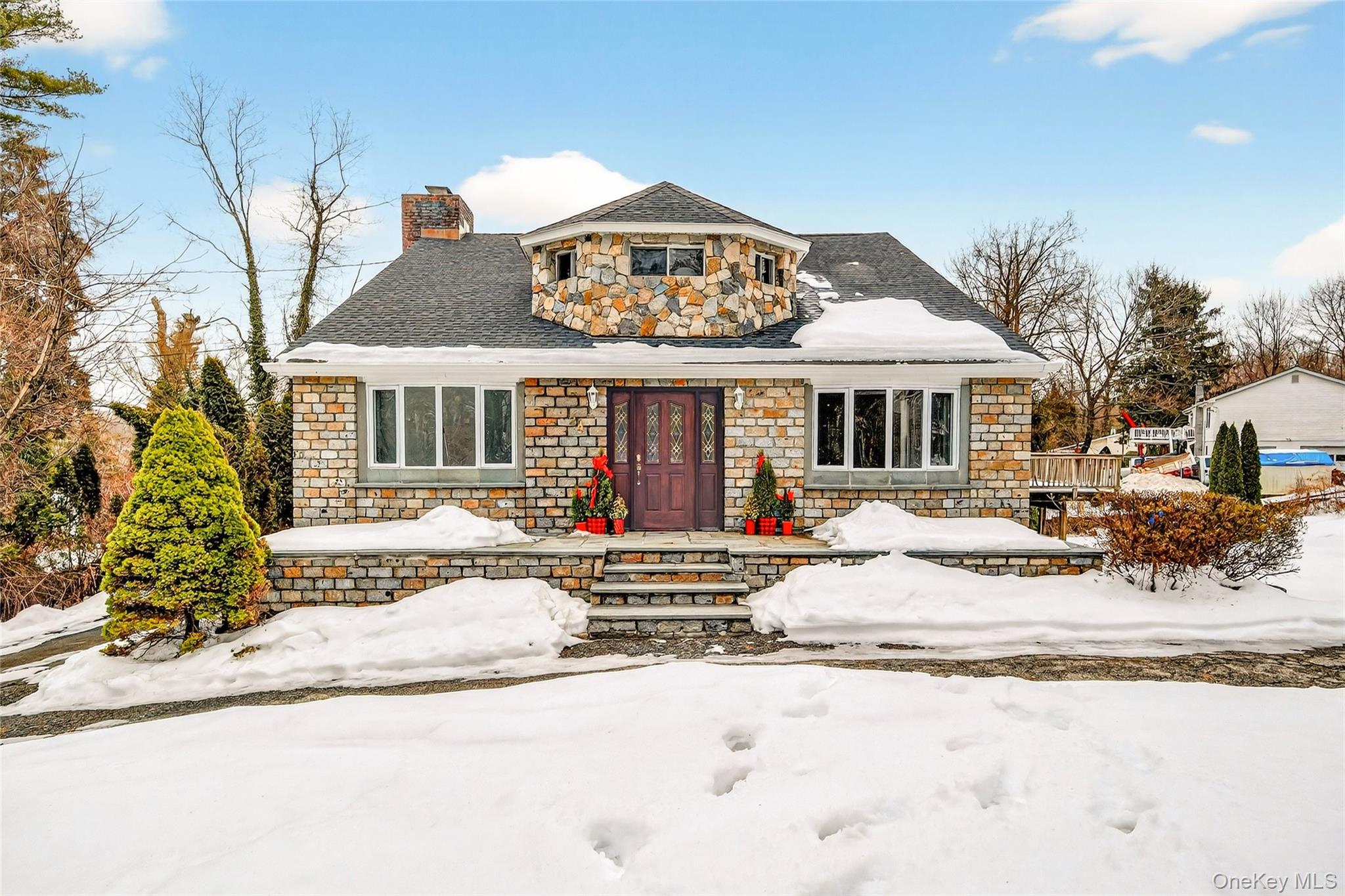 24 Old Knollwood Road