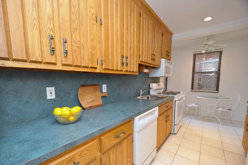 142 Garth Road Unit: 1i