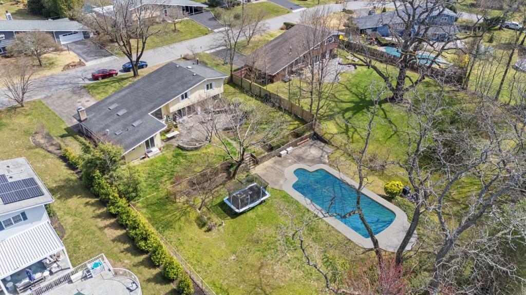 11 Country Club Drive