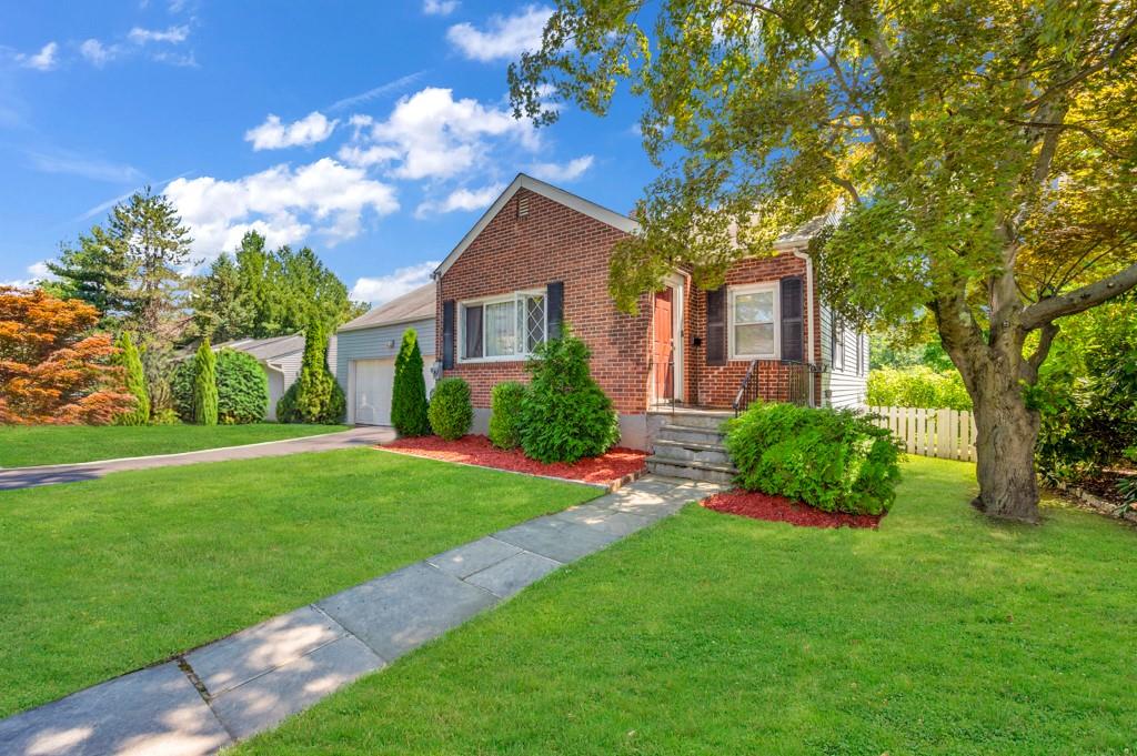 10 Cloverdale Avenue