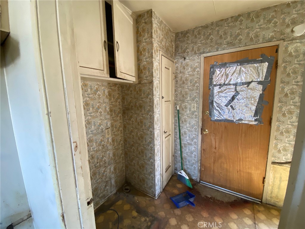 6742 Highland Avenue