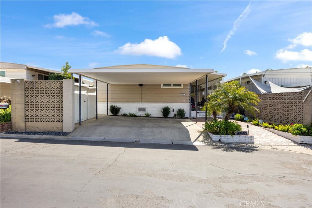 16942 Lake Terrace Way 1