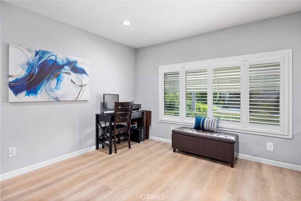 16942 Lake Terrace Way 1